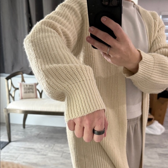 Super Cozy Long Cream Knit Cardigan - Picture 4 of 12